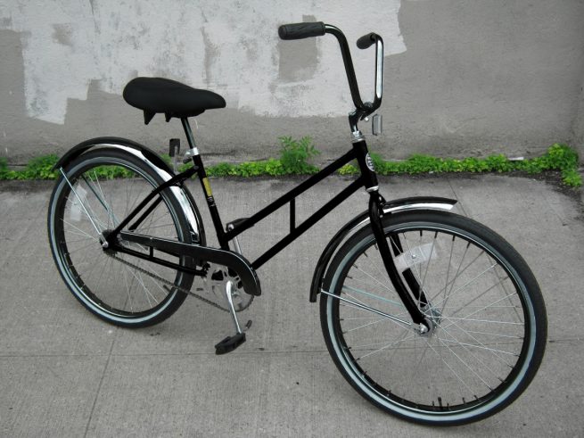 Supersized Newsgirl with High Rise Handlebars bike